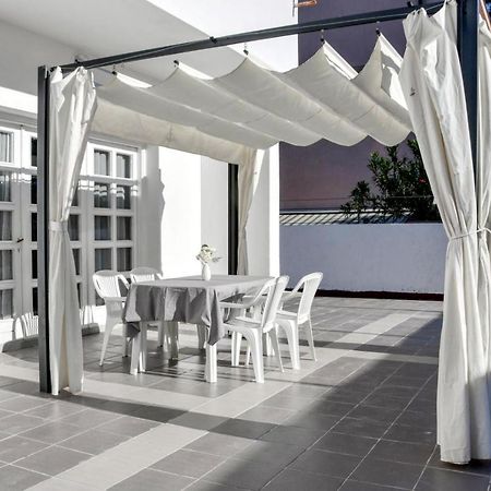 Sea Star Apartments Pjescana Uvala Exterior photo